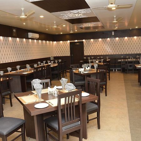 Hotel Darshan Rājula 外观 照片